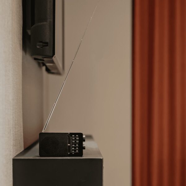 SR-36 AM / FM Pocket Radio